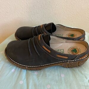 El Naturalista Dark Gray and Brown Mules - Narrow 40 (9)